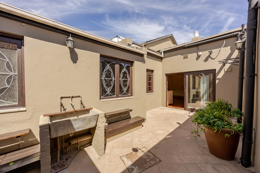 4 Bedroom Property for Sale in Woodstock Western Cape
